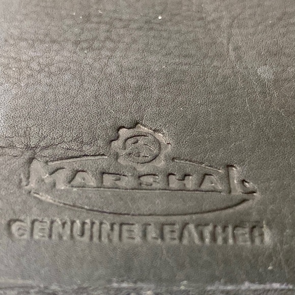 Marshal Men's Black Bi-Fold Zip Close Travel Wallet - Picture 7 of 7